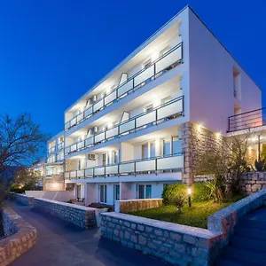 Szálloda Roccia, Novigrad (Dalmácia)